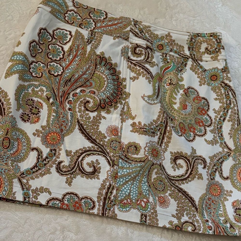 Cabi Women’s Paisley Print Mini Skirt - Picture 3 of 4